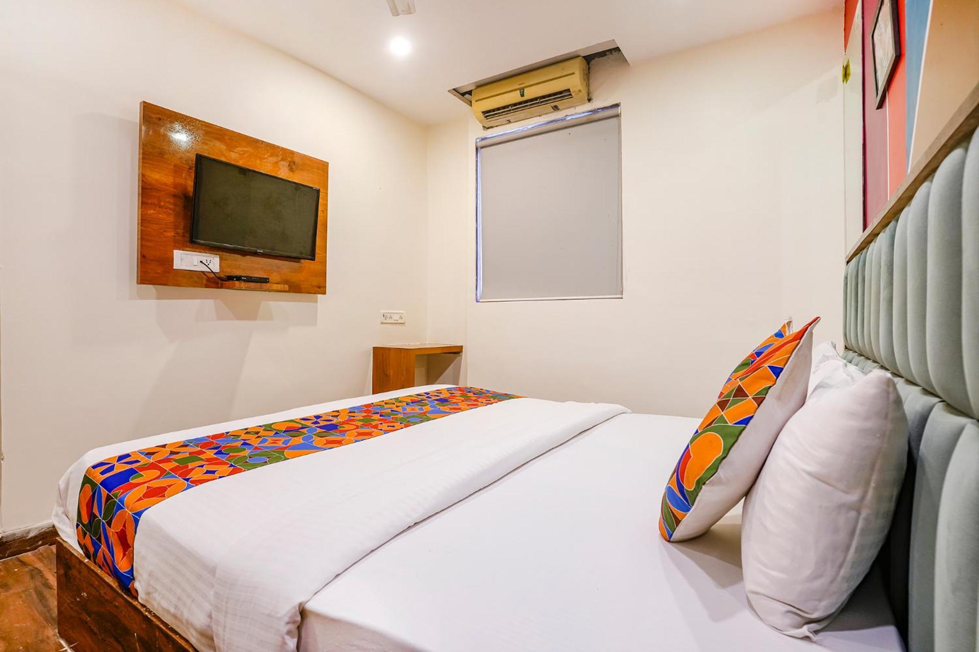 Fabhotel Twigo Inn Mumbai Exteriör bild